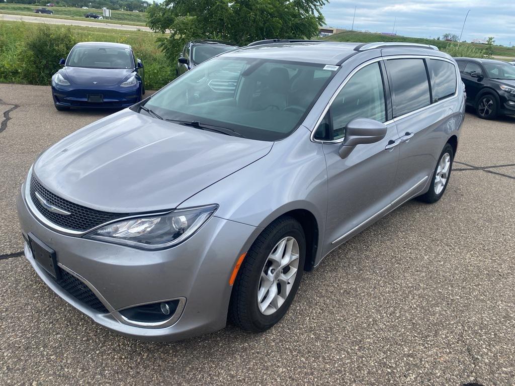 used 2017 Chrysler Pacifica car, priced at $14,498