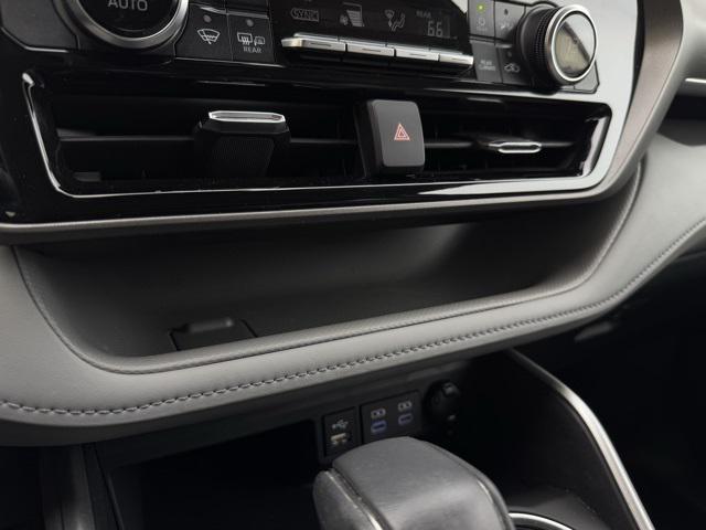 used 2022 Toyota Highlander car, priced at $43,199