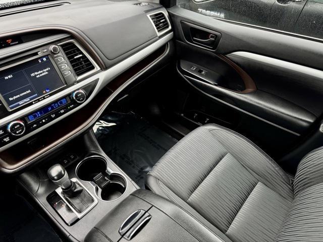 used 2019 Toyota Highlander car, priced at $21,497