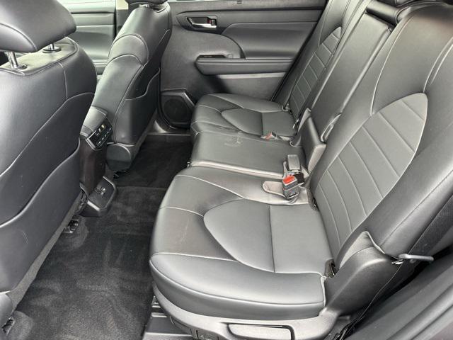 used 2022 Toyota Highlander car, priced at $38,599