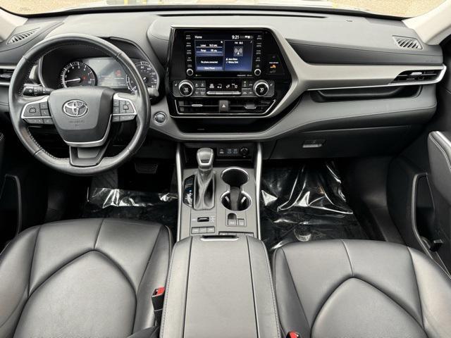 used 2022 Toyota Highlander car, priced at $38,599