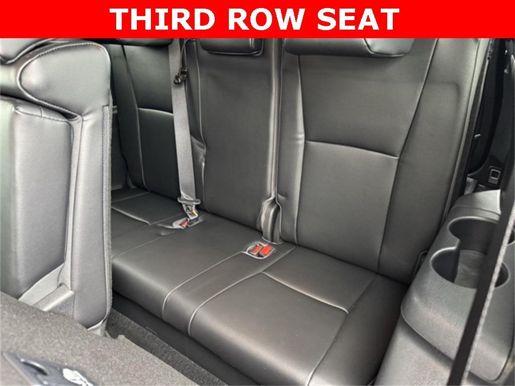 used 2022 Toyota Highlander car, priced at $38,599