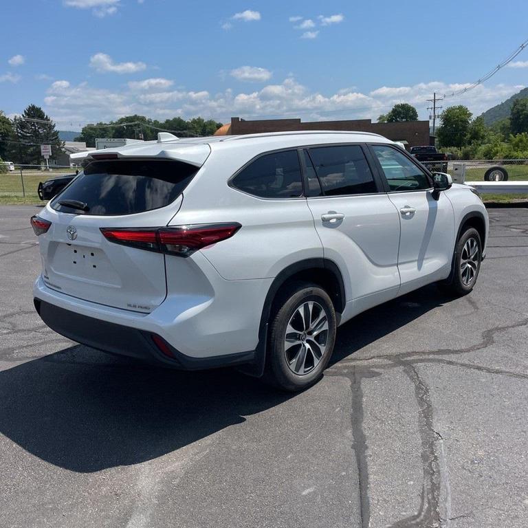 used 2023 Toyota Highlander car, priced at $42,800