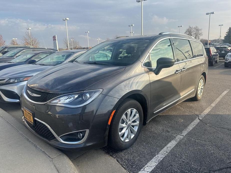 used 2018 Chrysler Pacifica car, priced at $11,000