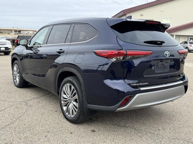 used 2021 Toyota Highlander car, priced at $42,000