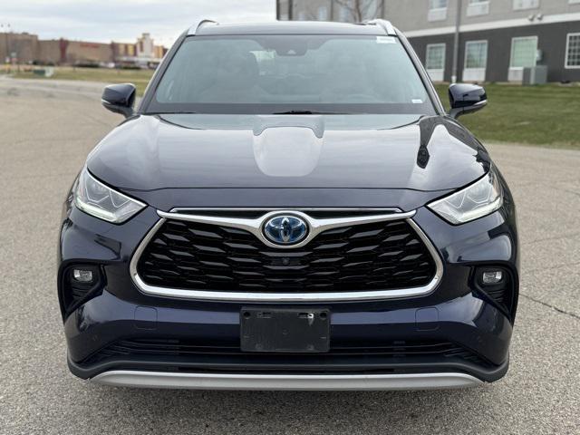 used 2021 Toyota Highlander car, priced at $42,000