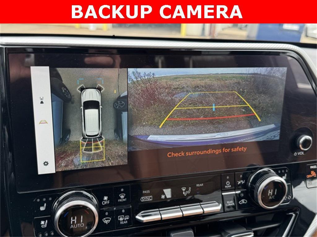 used 2023 Toyota Highlander car, priced at $42,499