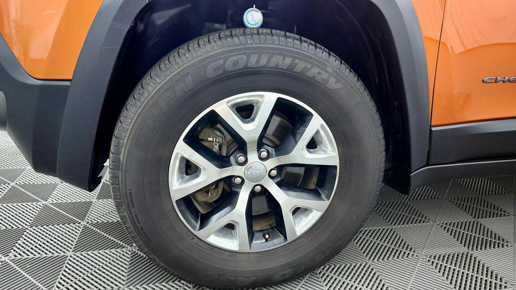 used 2014 Jeep Cherokee car, priced at $10,800