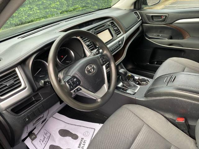 used 2015 Toyota Highlander car, priced at $13,900