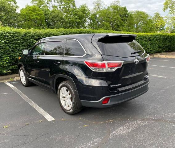 used 2015 Toyota Highlander car, priced at $13,900