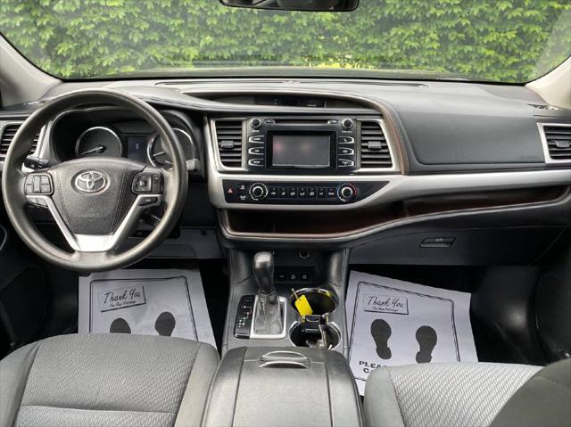 used 2015 Toyota Highlander car, priced at $13,900