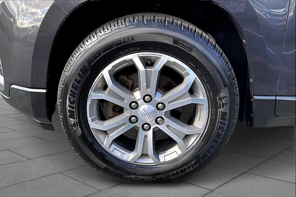 used 2015 GMC Acadia car, priced at $10,977