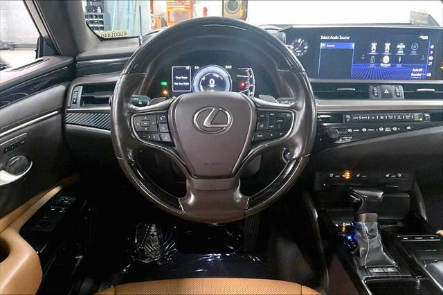 used 2019 Lexus ES 300h car, priced at $25,790