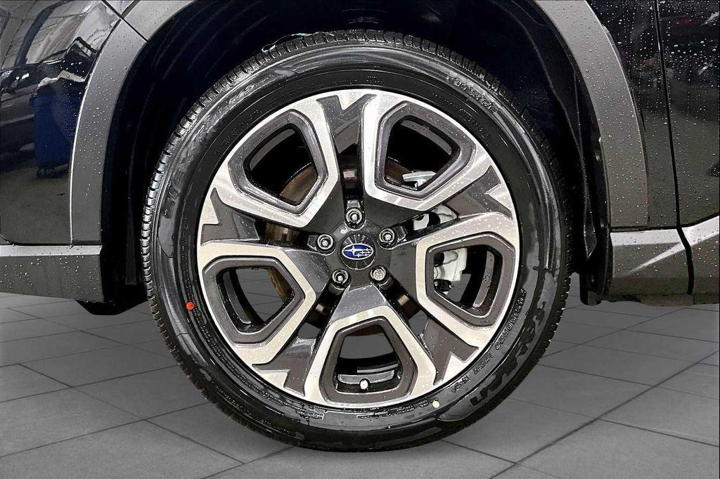 new 2025 Subaru Ascent car, priced at $45,621