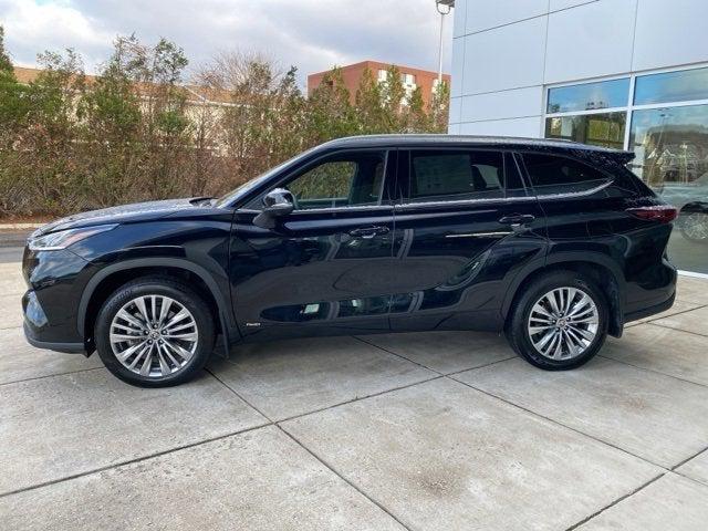 used 2024 Toyota Highlander Hybrid car, priced at $50,193