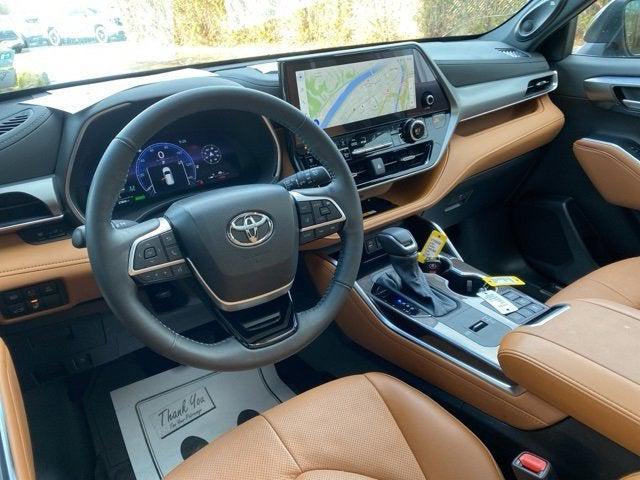 used 2024 Toyota Highlander Hybrid car, priced at $50,193