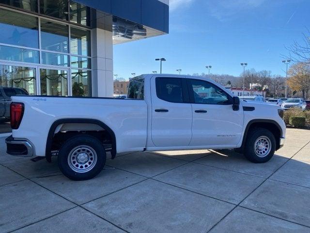 new 2025 GMC Sierra 1500 car, priced at $43,645