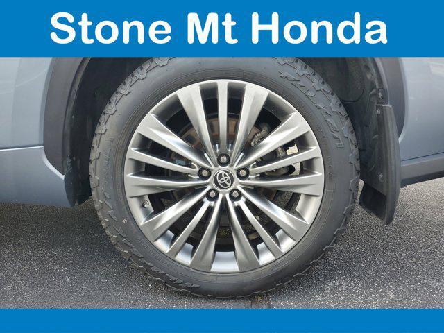 used 2021 Toyota Highlander car, priced at $32,770