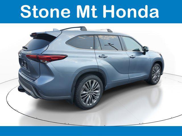 used 2021 Toyota Highlander car, priced at $32,770