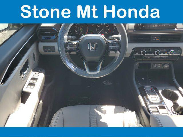new 2025 Honda Pilot car, priced at $43,272