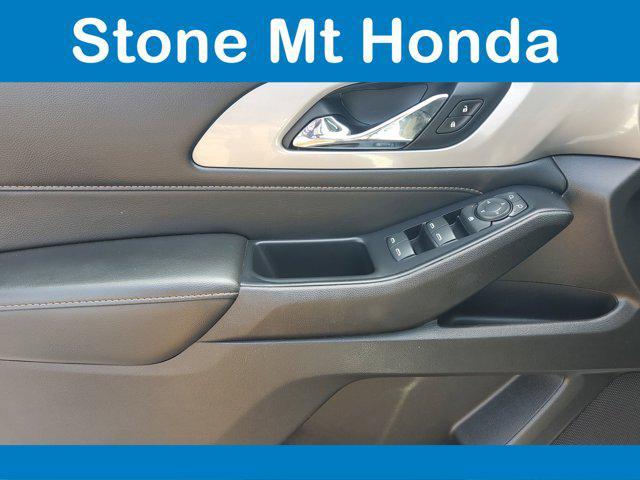 used 2021 Chevrolet Traverse car, priced at $21,014
