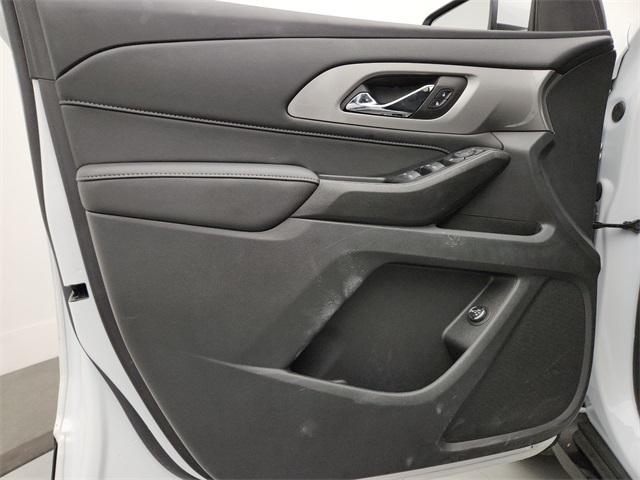used 2023 Chevrolet Traverse car, priced at $30,995