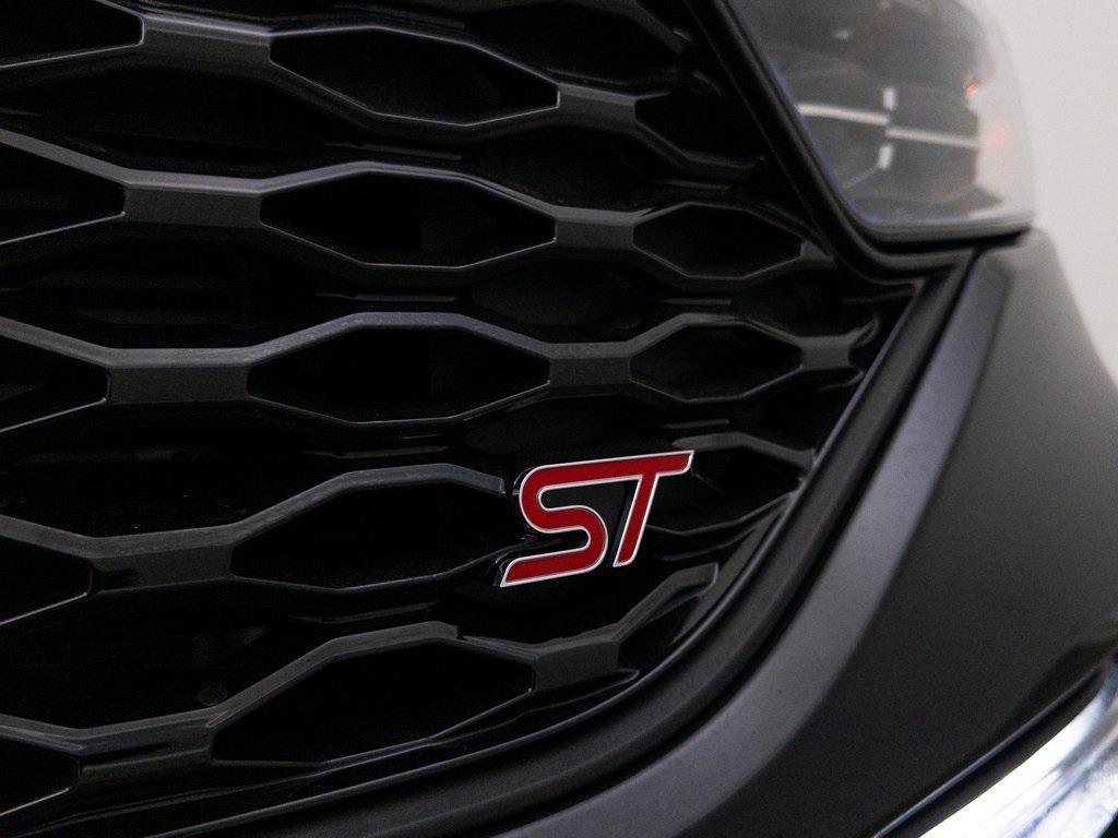 used 2023 Ford Explorer car, priced at $43,392