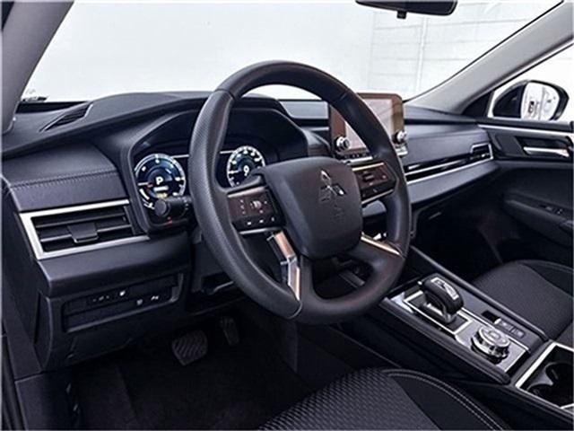 new 2025 Mitsubishi Outlander PHEV car, priced at $36,895