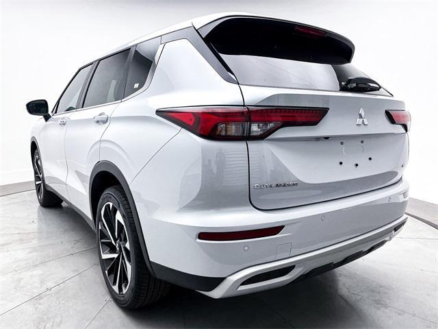 new 2024 Mitsubishi Outlander car, priced at $33,048