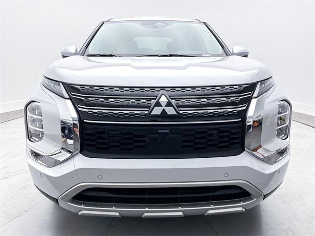 new 2024 Mitsubishi Outlander car, priced at $33,048