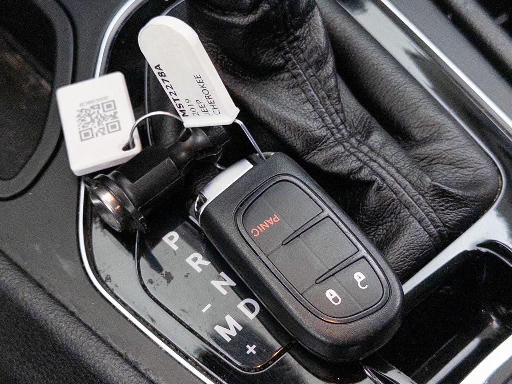 used 2019 Jeep Cherokee car, priced at $13,792