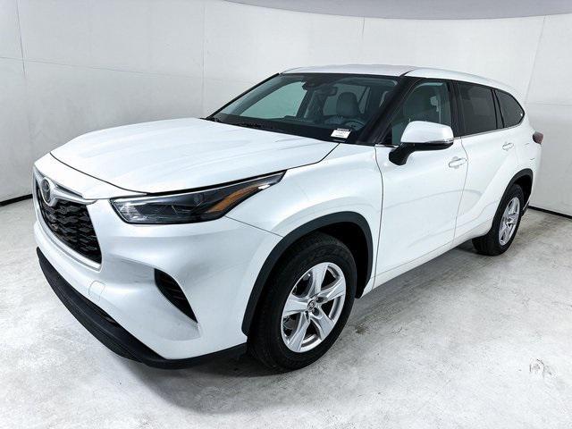 used 2022 Toyota Highlander car, priced at $29,491