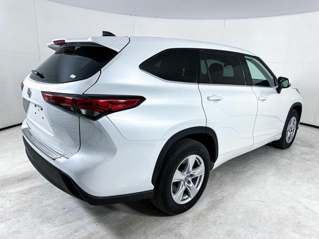 used 2022 Toyota Highlander car, priced at $29,491