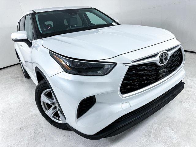 used 2022 Toyota Highlander car, priced at $29,491