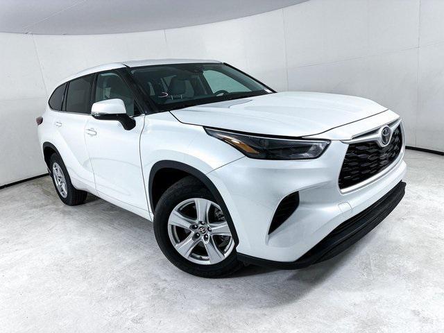 used 2022 Toyota Highlander car, priced at $29,491