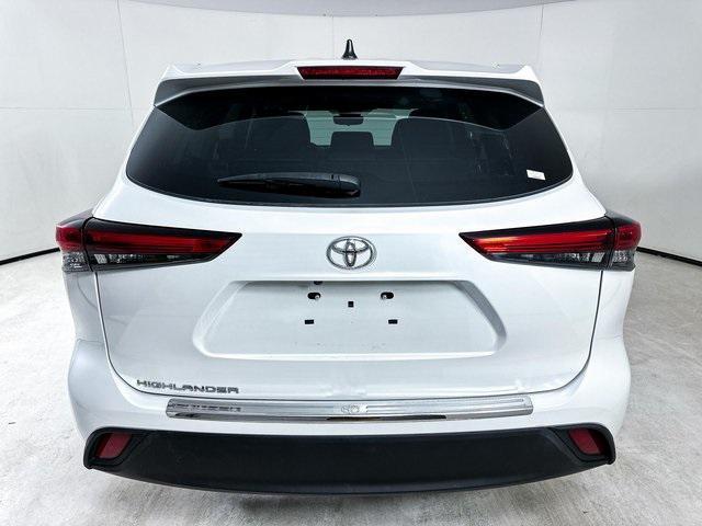 used 2022 Toyota Highlander car, priced at $29,491