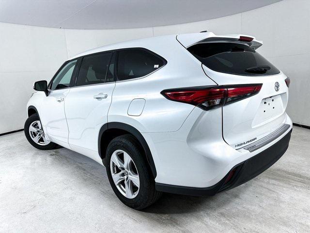 used 2022 Toyota Highlander car, priced at $29,491