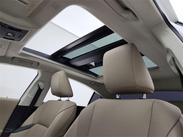 used 2019 Lexus ES 350 car, priced at $29,492