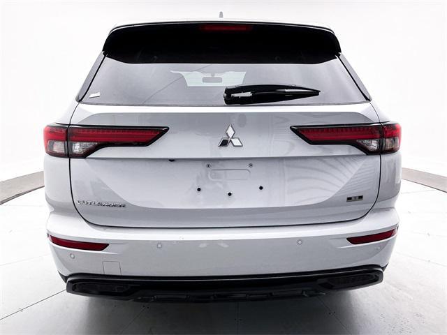 new 2024 Mitsubishi Outlander car, priced at $32,793