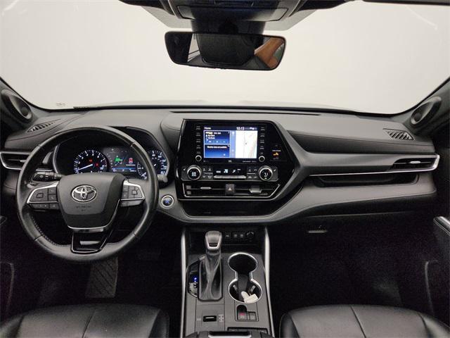 used 2021 Toyota Highlander car, priced at $32,494