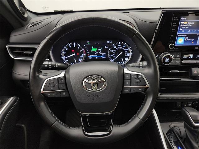 used 2021 Toyota Highlander car, priced at $32,494