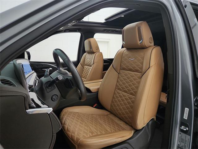 used 2022 Cadillac Escalade ESV car, priced at $69,996