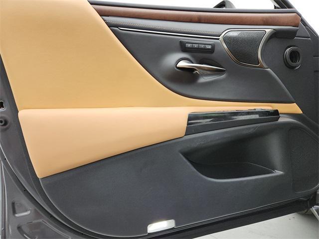 used 2024 Lexus ES 300h car, priced at $45,990