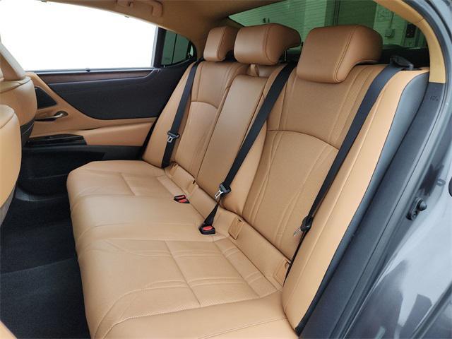 used 2024 Lexus ES 300h car, priced at $45,990