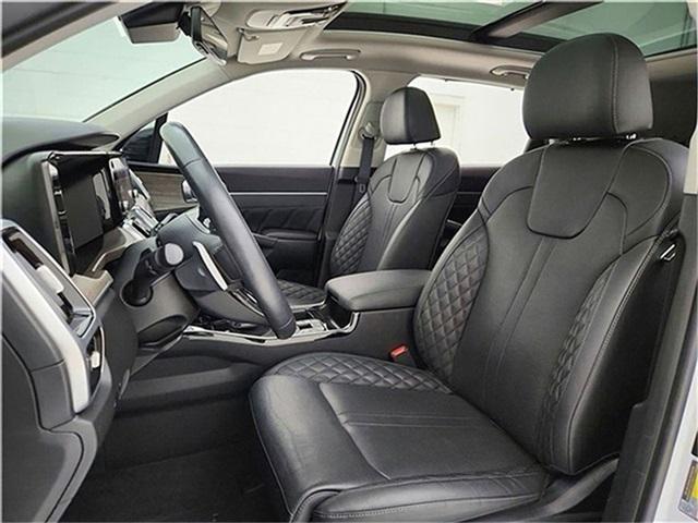 used 2023 Kia Sorento car, priced at $31,993