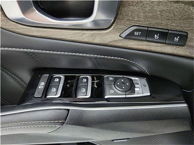 used 2023 Kia Sorento car, priced at $31,993