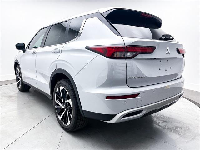 new 2024 Mitsubishi Outlander car, priced at $33,727