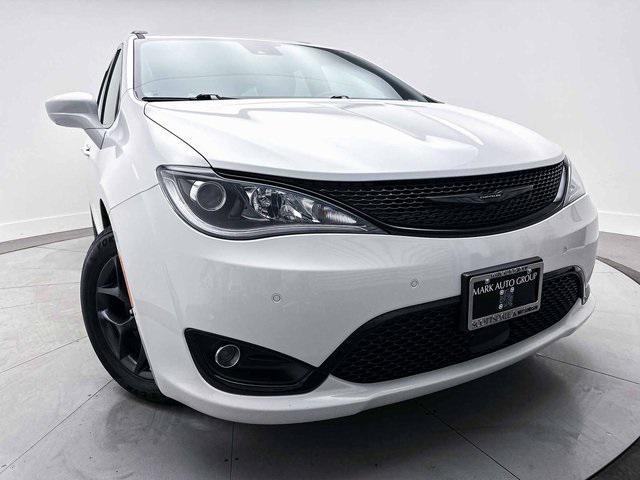 used 2020 Chrysler Pacifica car, priced at $24,991