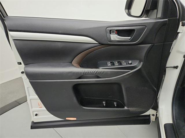 used 2016 Toyota Highlander car, priced at $18,993