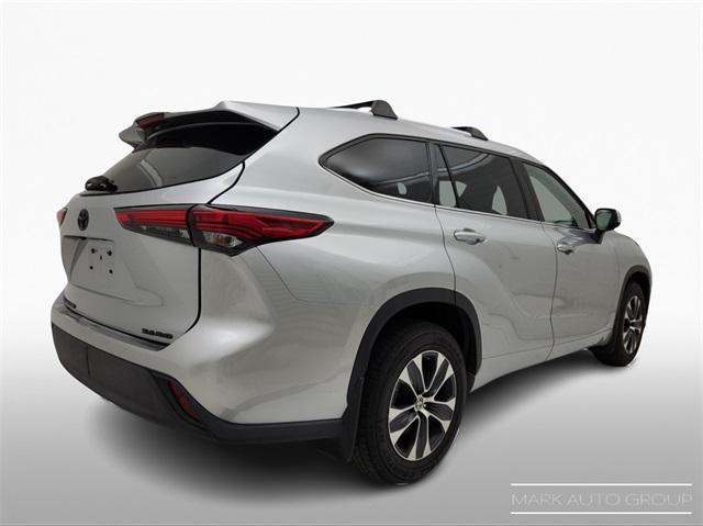 used 2020 Toyota Highlander car, priced at $25,992